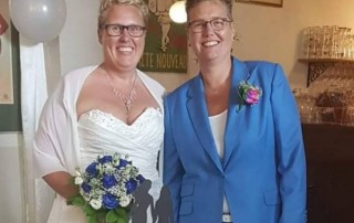 Lichtblauw broekpak bruid