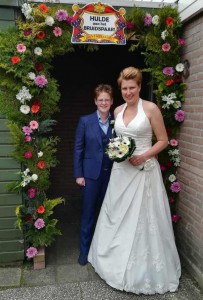 Trouwpak stoer lesbische bruid
