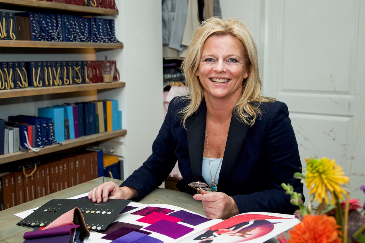 Zo ontstaat een trouwpak voor vrouwen