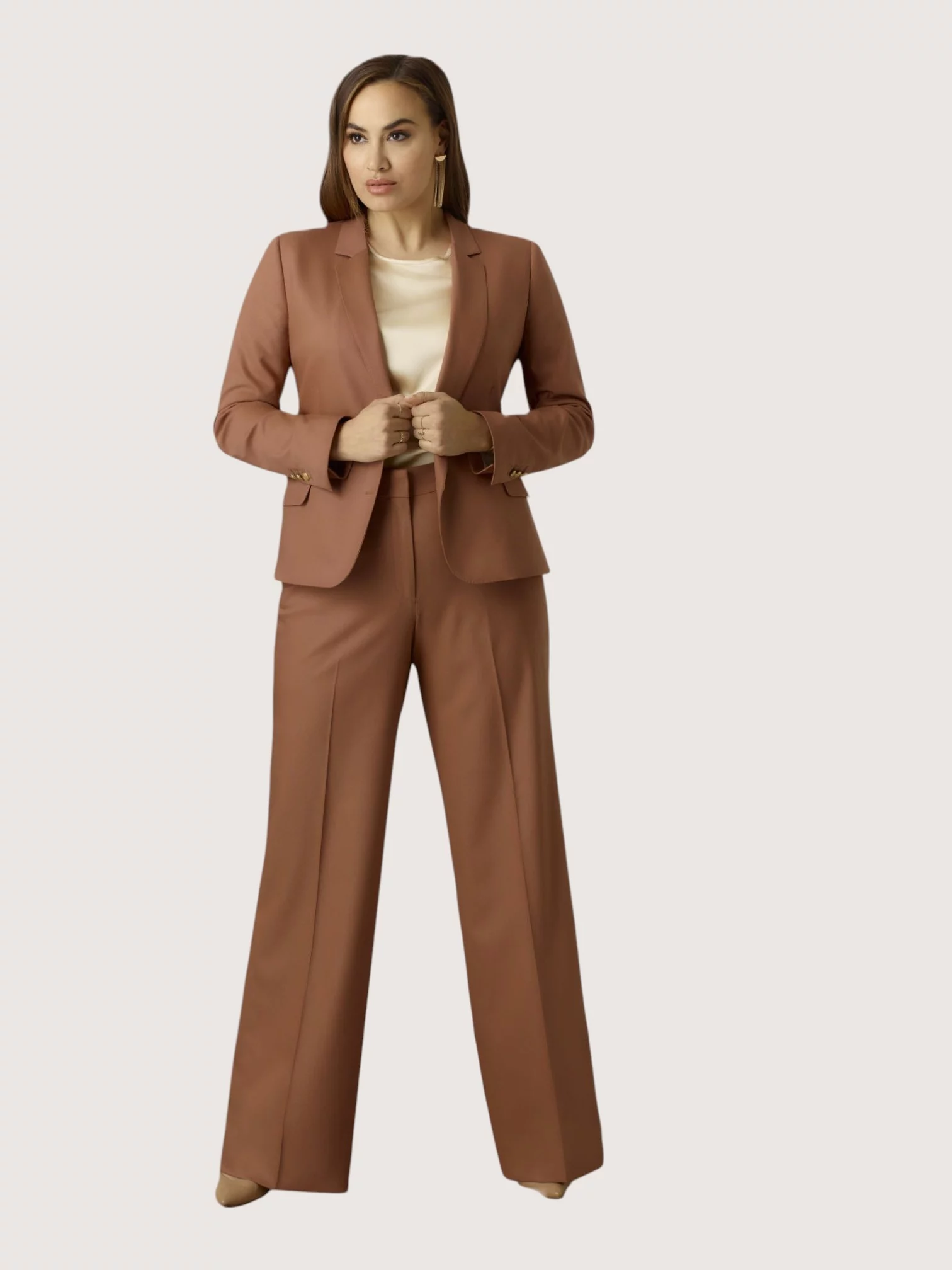 Trouwpak bruin vrouw elegant