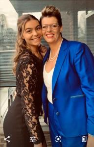 Blauw feestelijk broekpak gemaakt voor bruid gay  Maudie