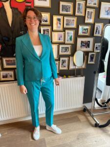 Broekpak-zwangere-bruid