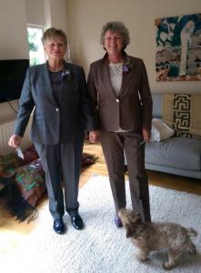 Broekpakken gemaakt voor de bruiden Christa en Joke