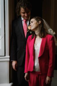 Bruidspak-rood-vrouwelijk