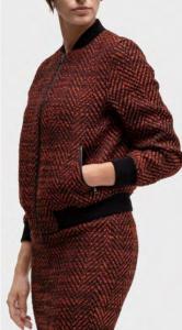 Bruidspak-vrouw-met-bomber-jacket-op-maat-gemaakt