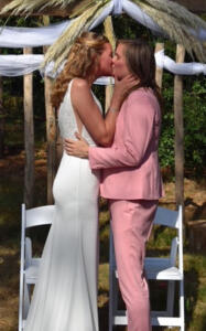 Bruidspak-zwangere-bruid-op-maat-gemaakt