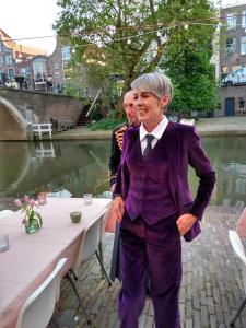 Dames-maatpak-3-delig-gemaakt-van-velour-paars