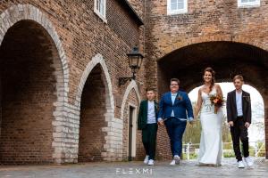 Dames-trouwkostuum-in-blauw