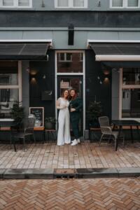 Dames-trouwpak-groen-sportief