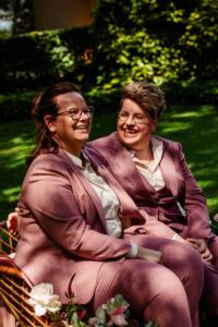 Dames-trouwpak-matchen-met-vrouw