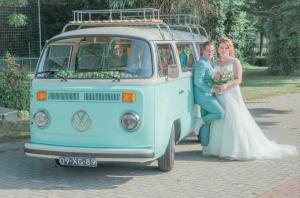 Dames-trouwpak-mint-groen-op-maat-gemaakt