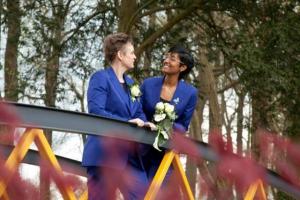 Dames trouwkostuums gemaakt voor Sandra en Sweta