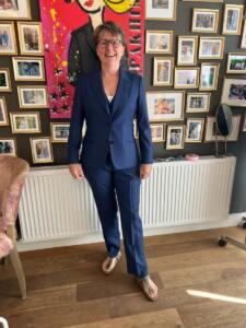 Donker-blauw-dames-trouwpak