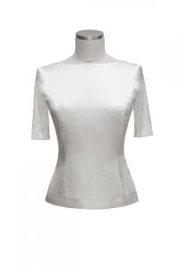 Witte top op maat gemaakt