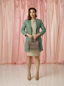 Feestelijke-jurk-met-lang-colbert