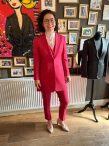 Rood-lang-colbert-trouwpak-vrouw