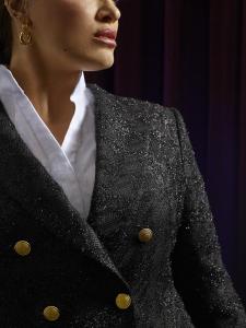 Smoking-blouse-vrouw-zonder-kraag