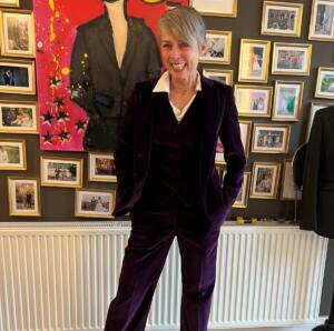 Smoking-vrouw-paars-veloers