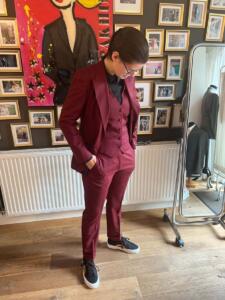 Stoer-mannelijk-bruidspak-vrouw (1)