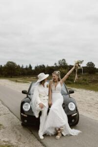 Stoer-pak-bruid-wit-met-hoed