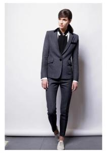 Stoer dames pak, maatkostuum vrouw zakelijk stoer