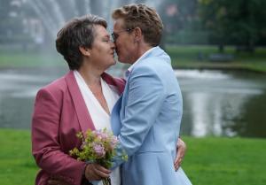 Trouwkleding-vrouwen-op-maat-gemaakt