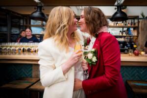 Trouwkostuum-vrouwen-huwelijk