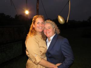 Trouwkostuum vrouw gemaakt voor lesbisch huwelijk Anne