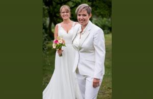 Trouwkostuum vrouw wit  gemaakt voor bruid Marijke