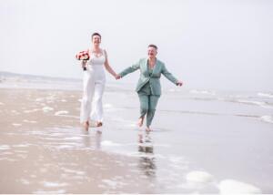 Trouwpak-vrouw-groen-met-gilet