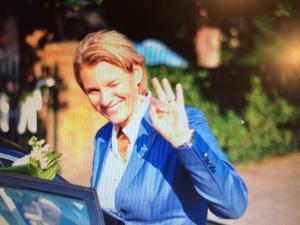 Trouwpak vrouw op maat gemaakt lesbisch huwelijk