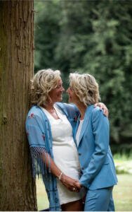 VROUWEN-IN-TROUWPAK-Trouwkostuums-voor-dames