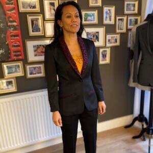 Vrouwelijke-smoking-op-maat-gemaakt