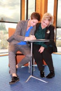 Zwart bruids colbert trouwen op maatgemaakt voor Sandra