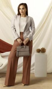 bruin-bruidspak-vrouw-moeder-van-de-bruid-kleding