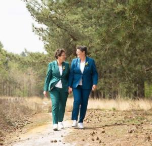 trouwkostuum-vrouw-op-maat-gemaakt